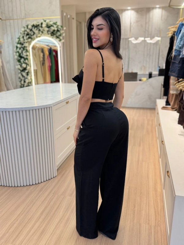 CONJUNTO. CROPPED E CALÇA LAÍS PRETO - Image 2